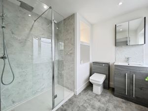 En suite- click for photo gallery